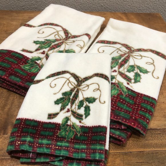 3 LENOX CHRISTMAS TOWELS 2 HAND FINGER Ribbon Tartan Plaid Holly Guest Bathroom - Picture 1 of 7